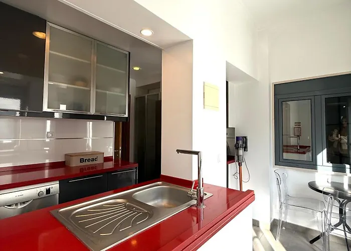 Alexandra Sea House Апартаменты *